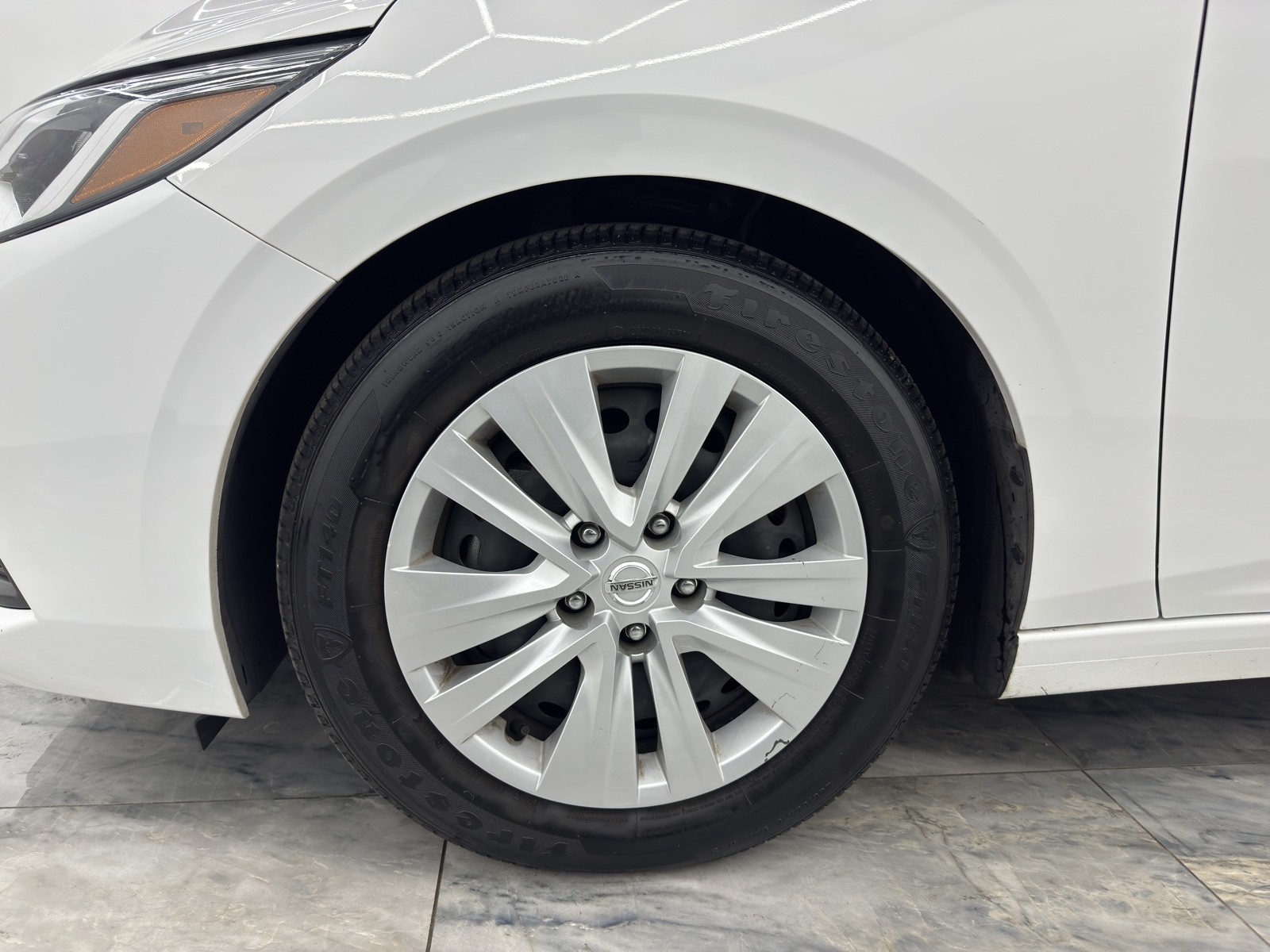 Vehicle image 11 of 52