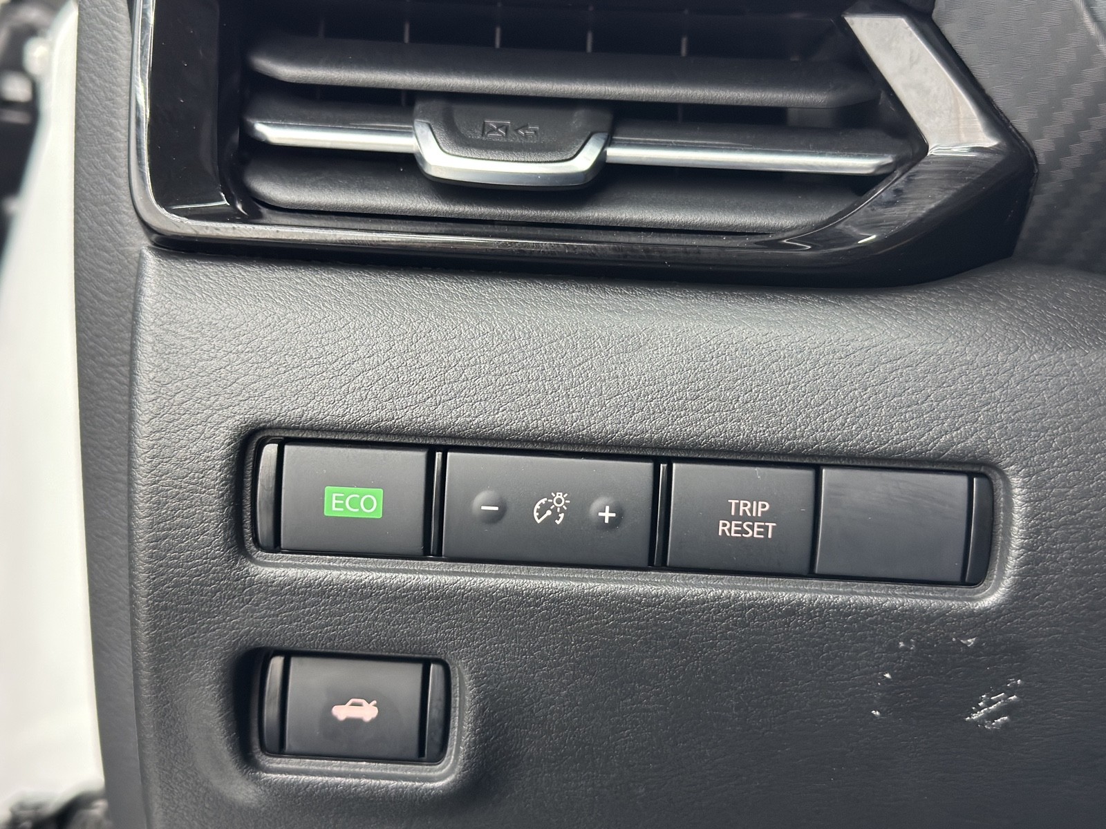 Vehicle image 34 of 52