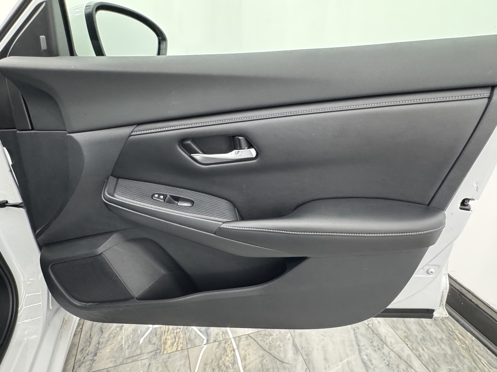 Vehicle image 45 of 52