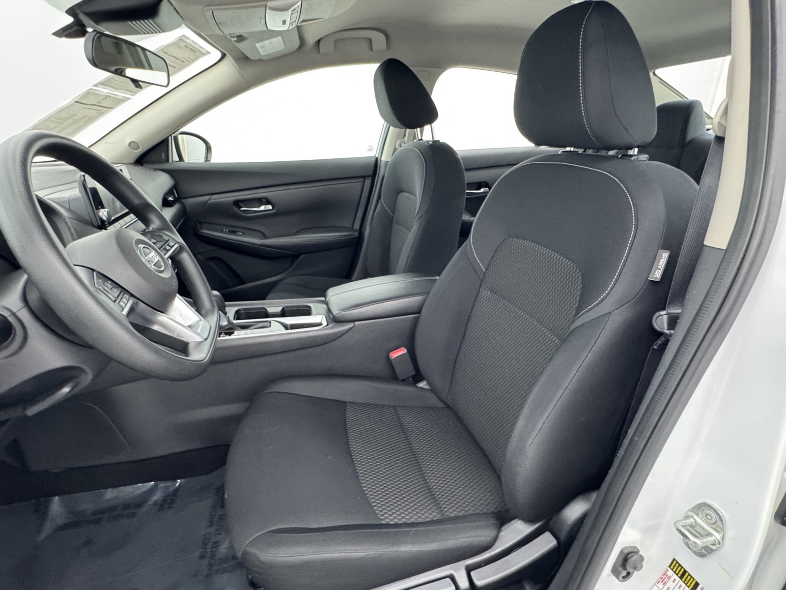 Vehicle image 19 of 52