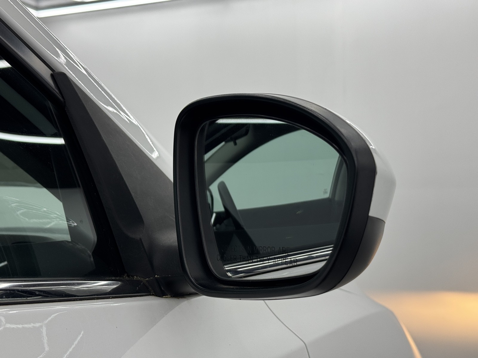 Vehicle image 47 of 52