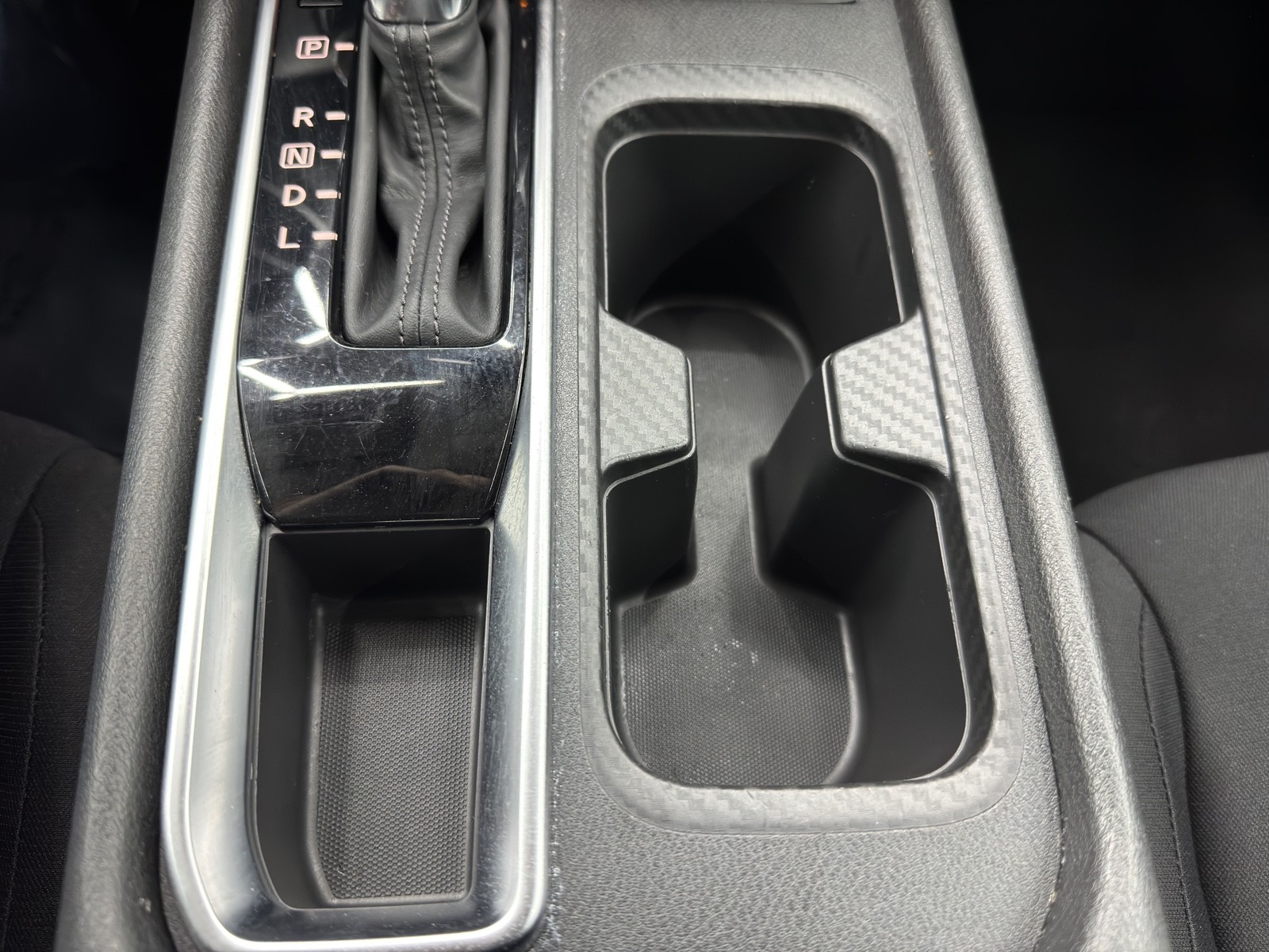 Vehicle image 32 of 52
