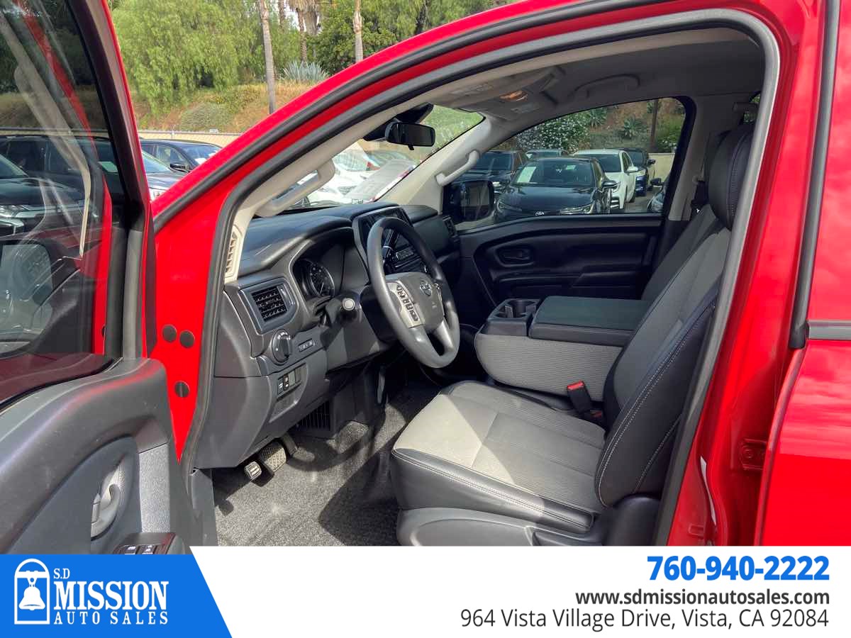 Vehicle image 10 of 21