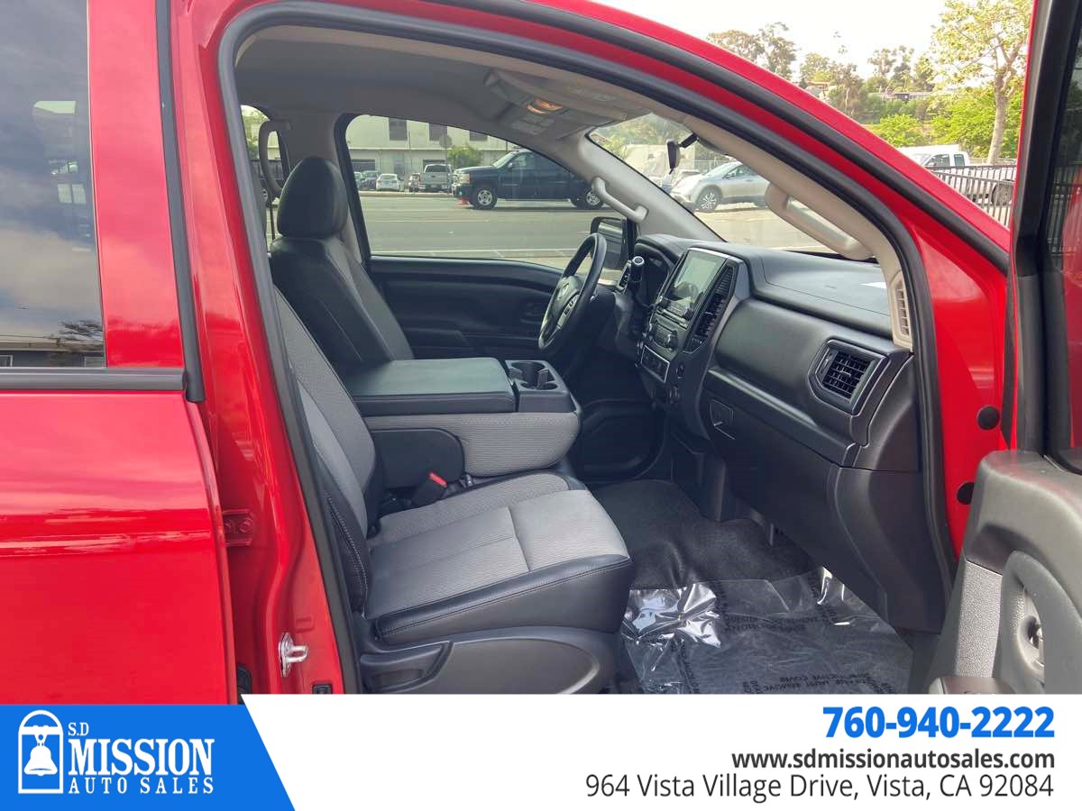 Vehicle image 13 of 21