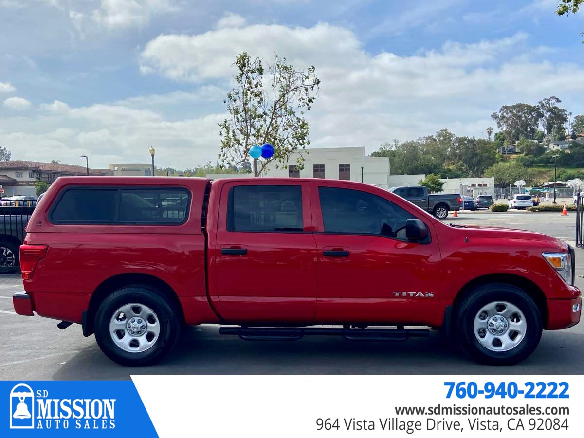 Vehicle image 4 of 21