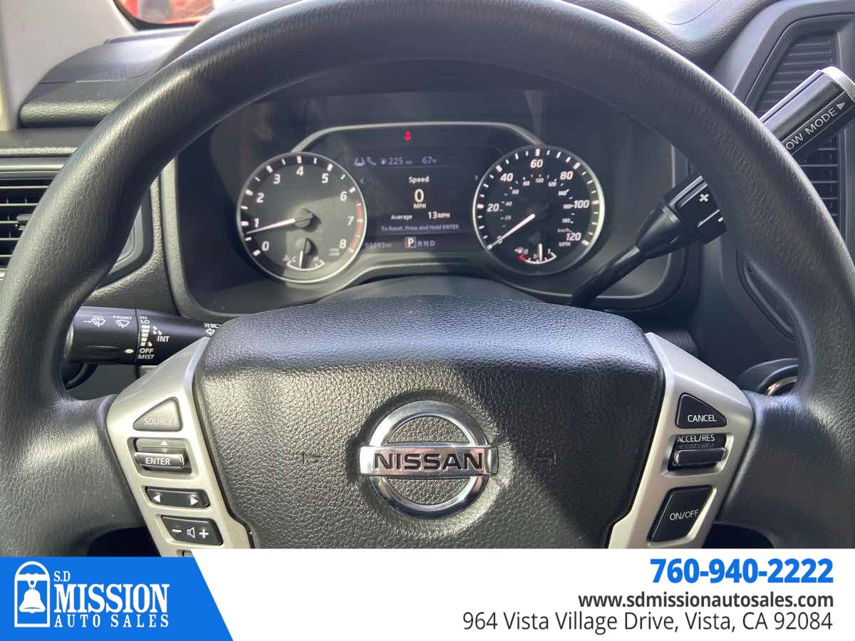 Vehicle image 18 of 21