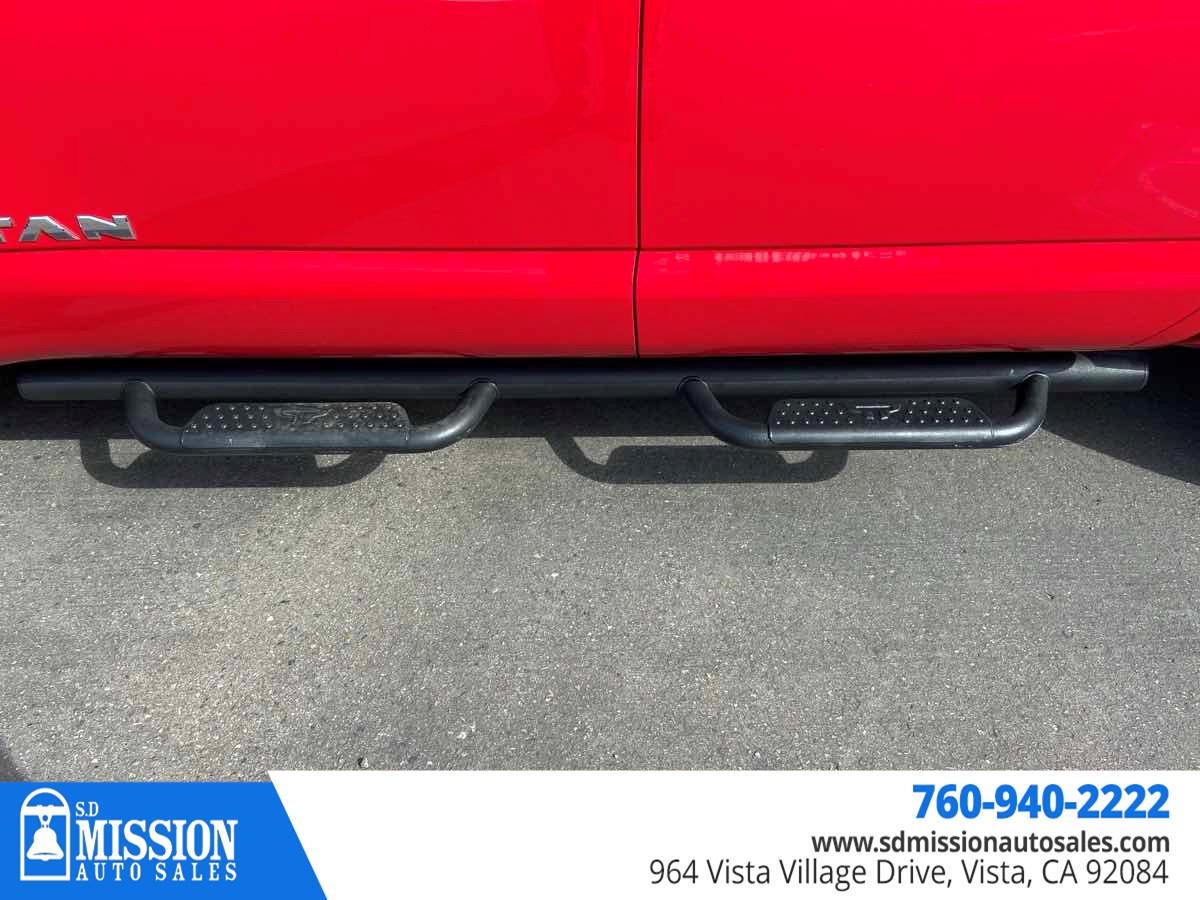 Vehicle image 17 of 21