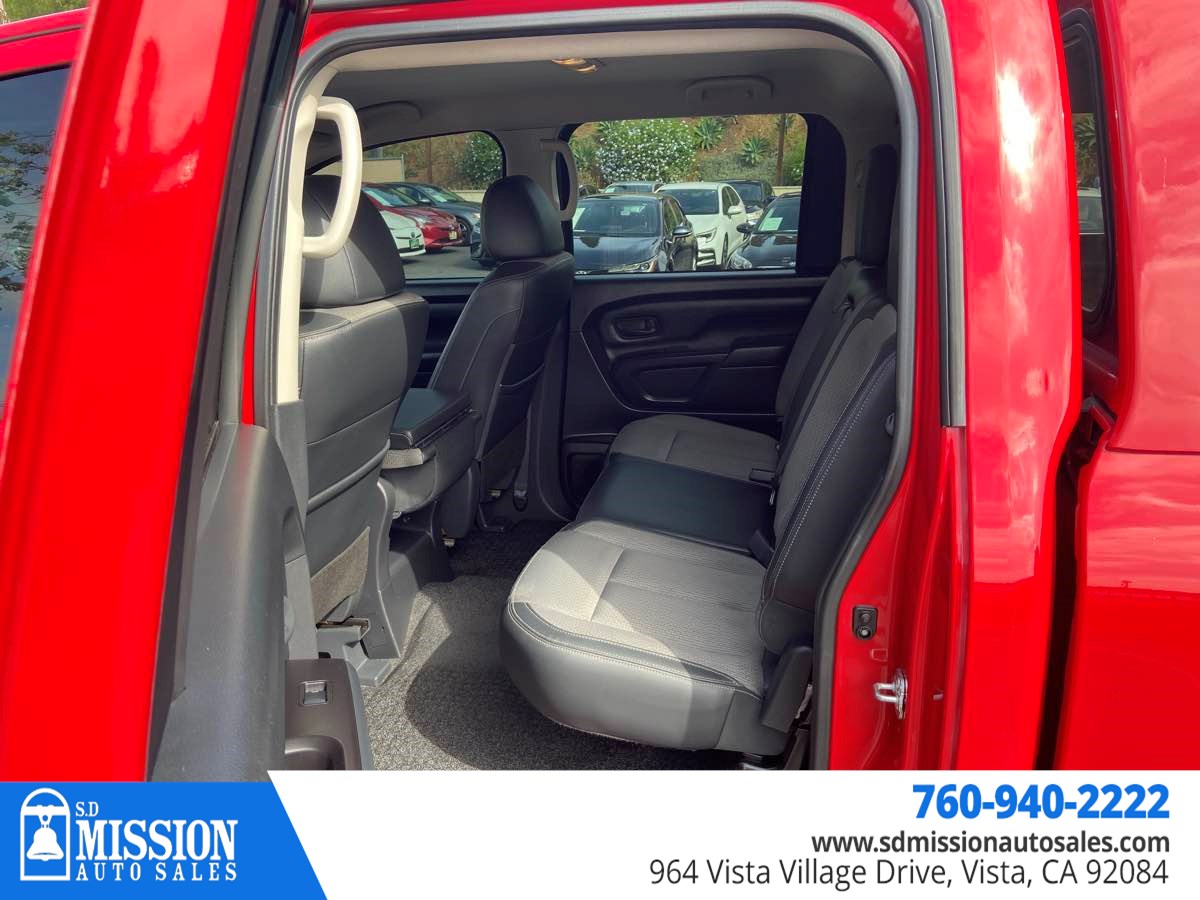 Vehicle image 15 of 21