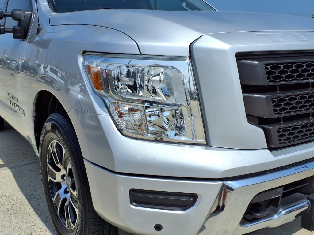 Vehicle image 26 of 30