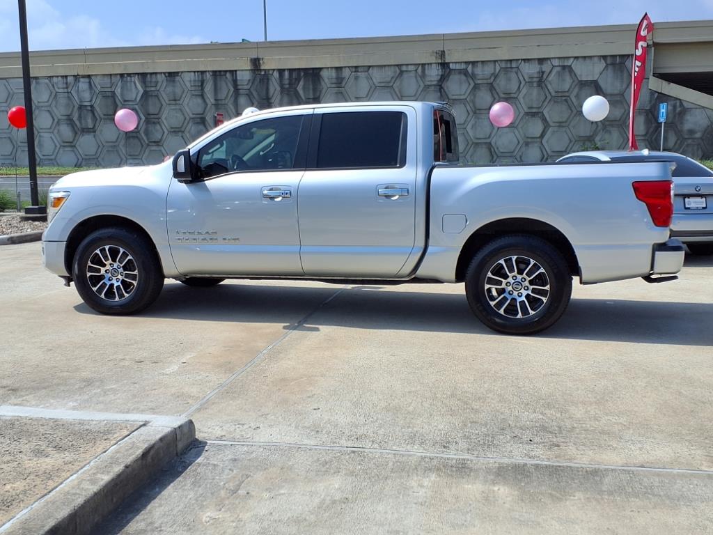 Vehicle image 7 of 30