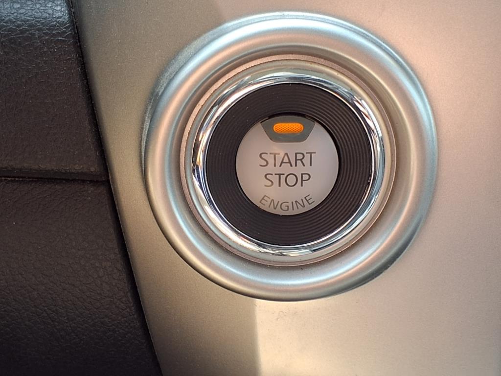Vehicle image 23 of 30