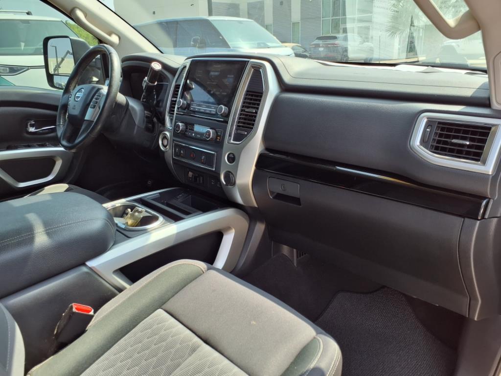 Vehicle image 11 of 30