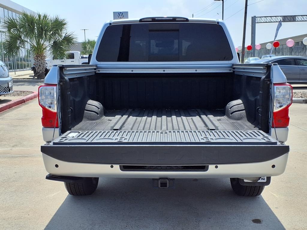 Vehicle image 8 of 30