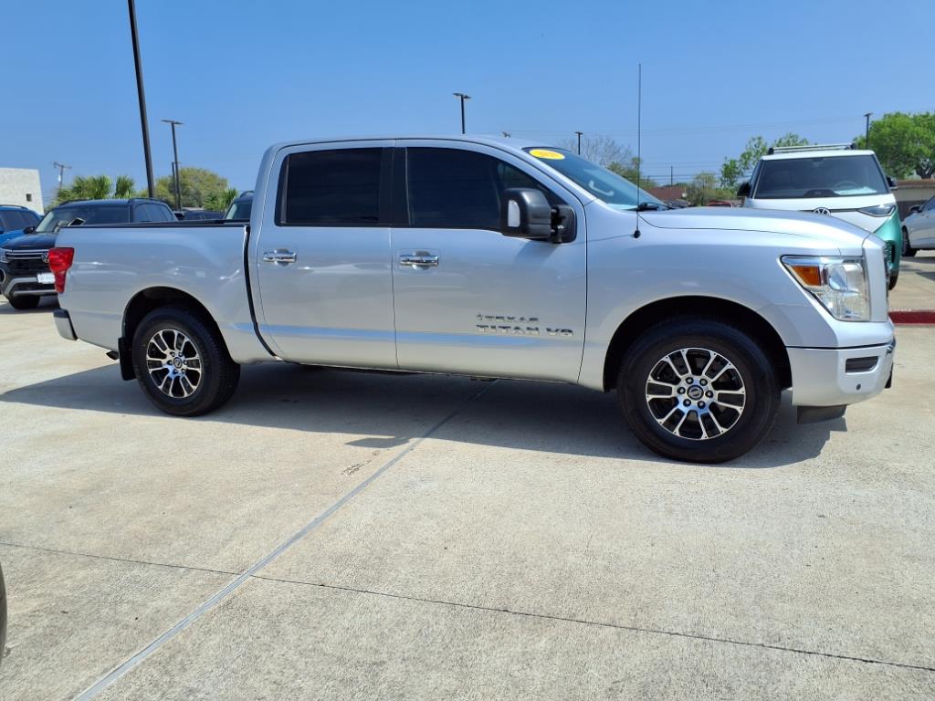 Vehicle image 4 of 30