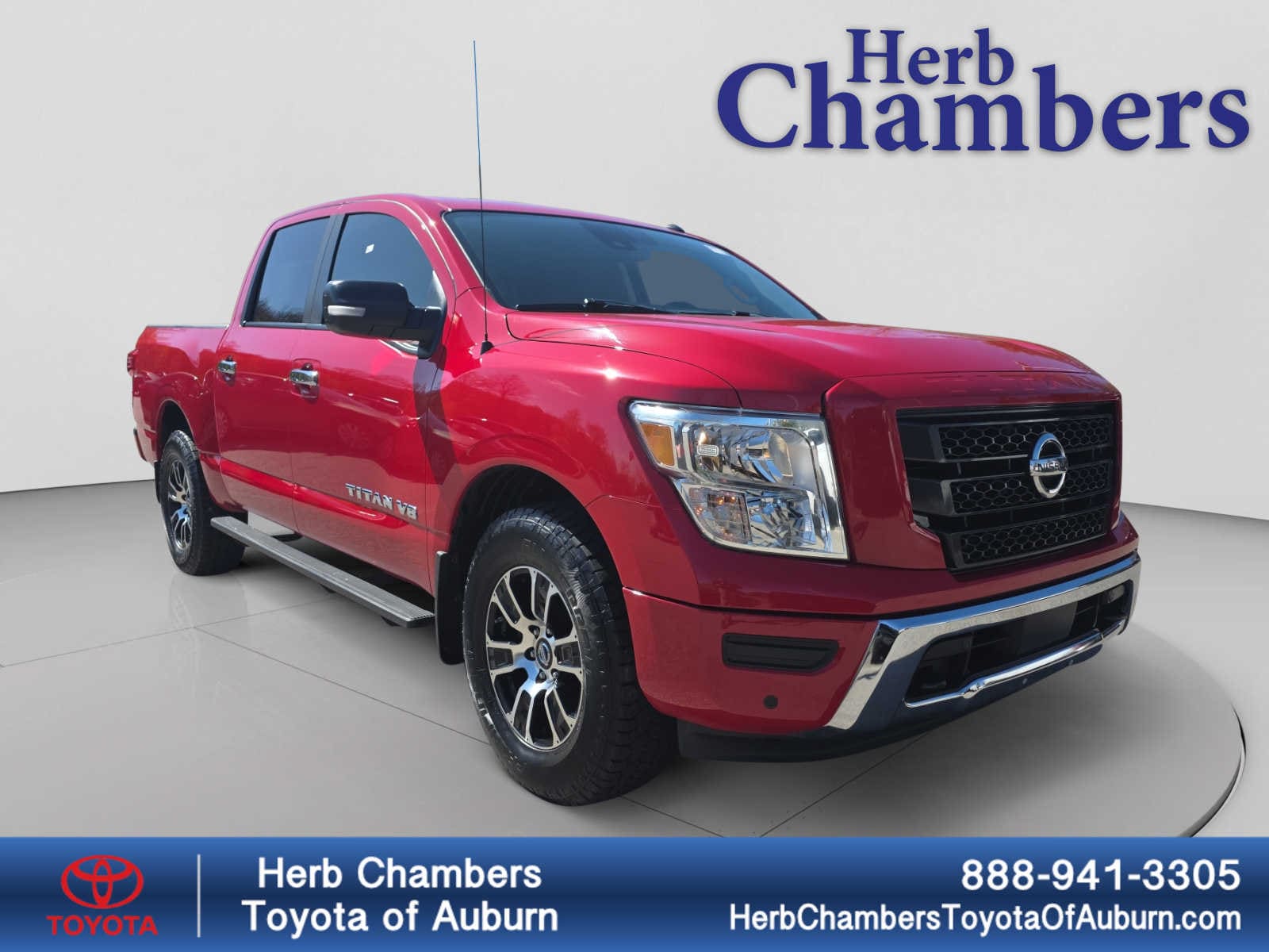 2020 Nissan Titan SV Image 2 of 20
