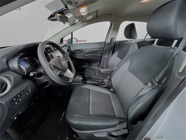 Vehicle image 10 of 39