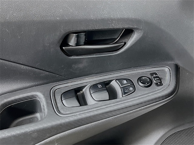 Vehicle image 9 of 39