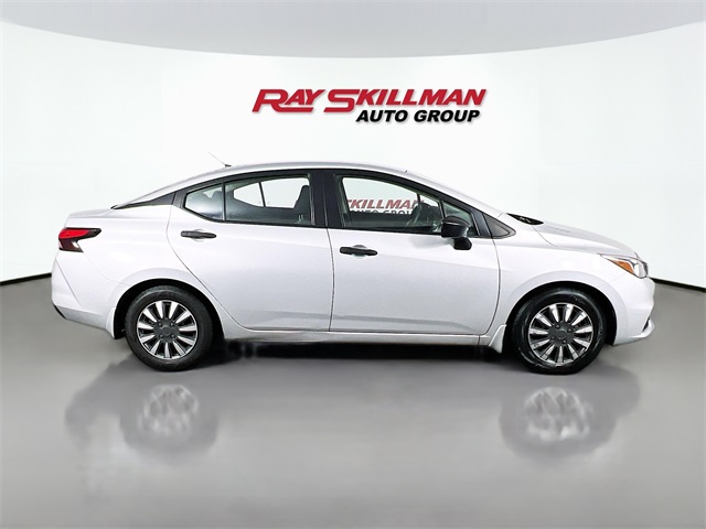 Vehicle image 4 of 39