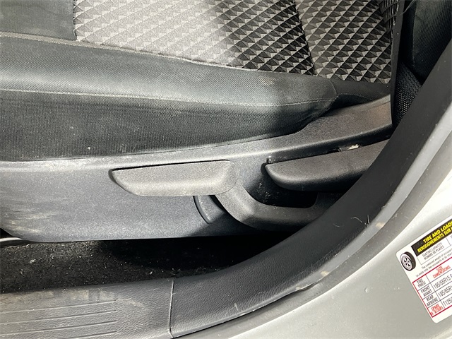 Vehicle image 11 of 39