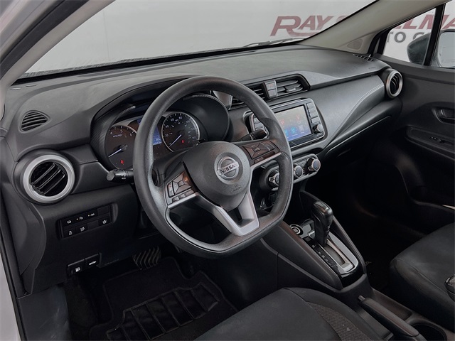 Vehicle image 33 of 39