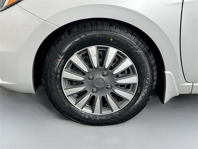 Vehicle image 25 of 39