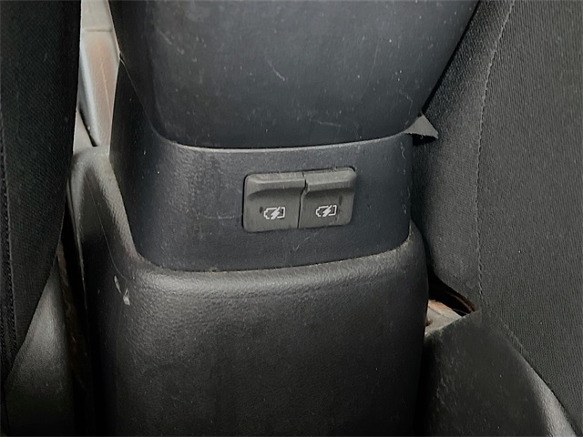 Vehicle image 32 of 39