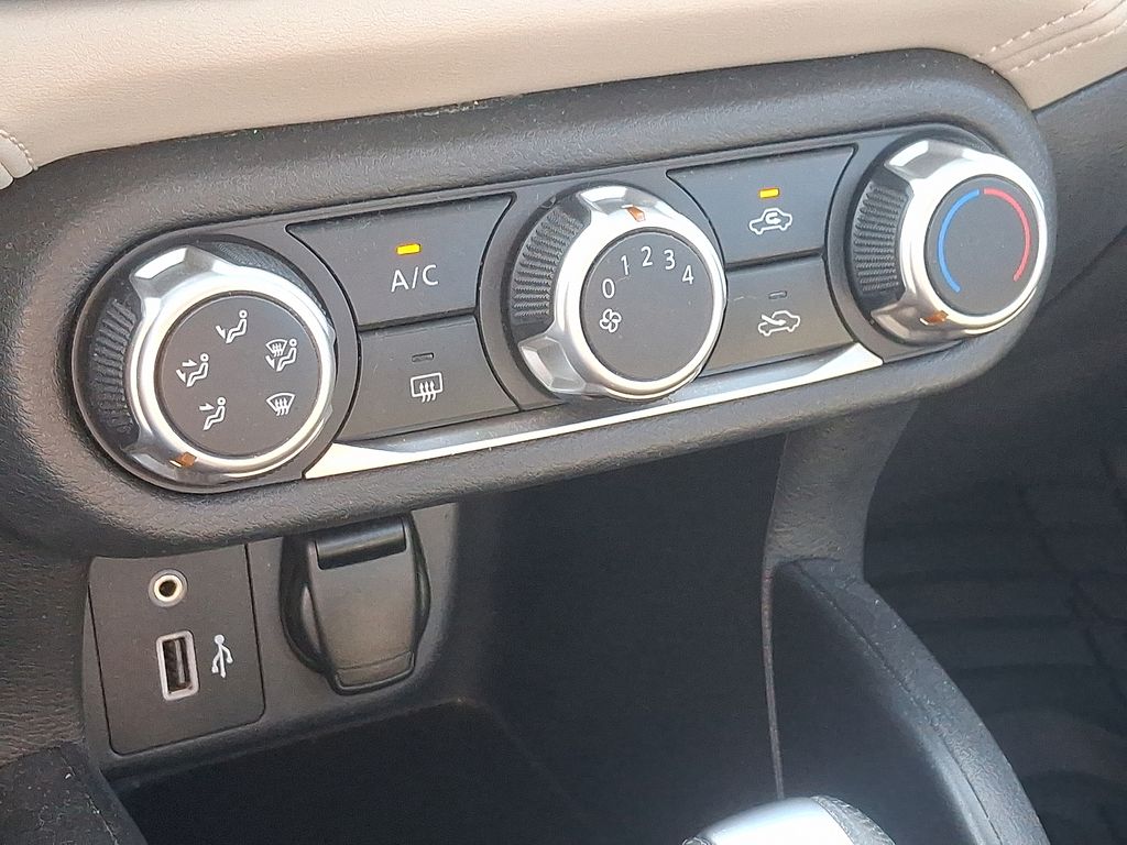 Vehicle image 16 of 30