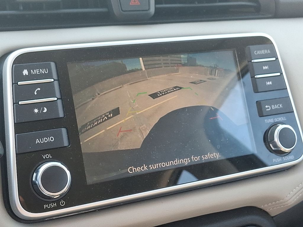 Vehicle image 18 of 30