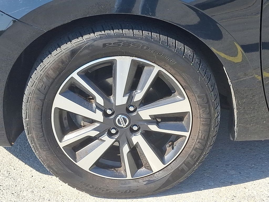 Vehicle image 10 of 30