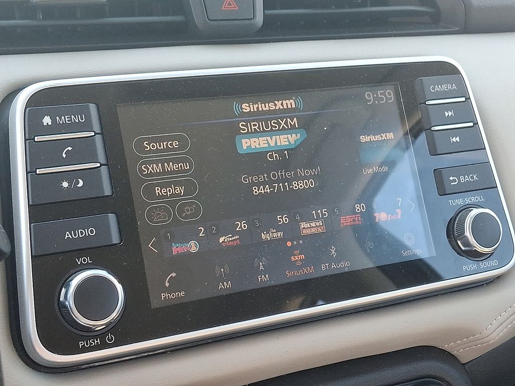 Vehicle image 17 of 30
