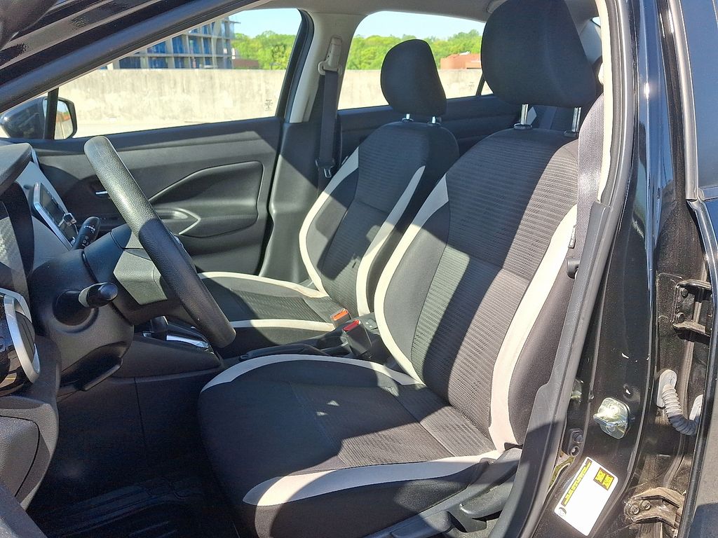Vehicle image 9 of 30