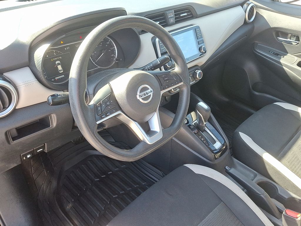 Vehicle image 8 of 30