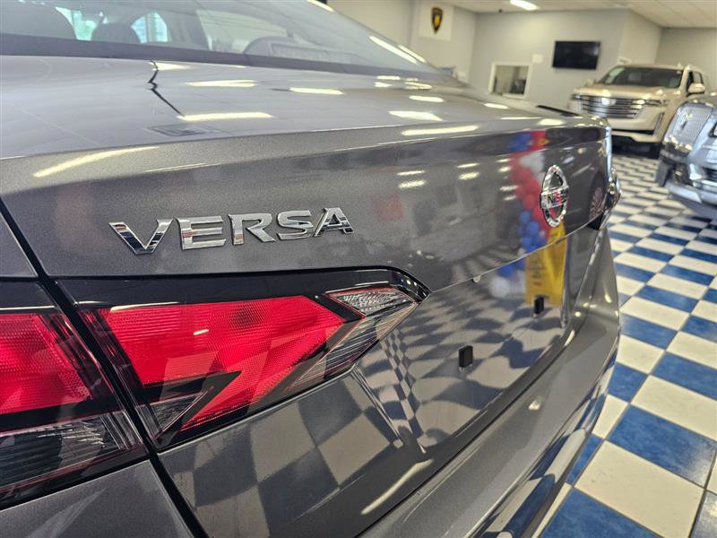 Vehicle image 23 of 26