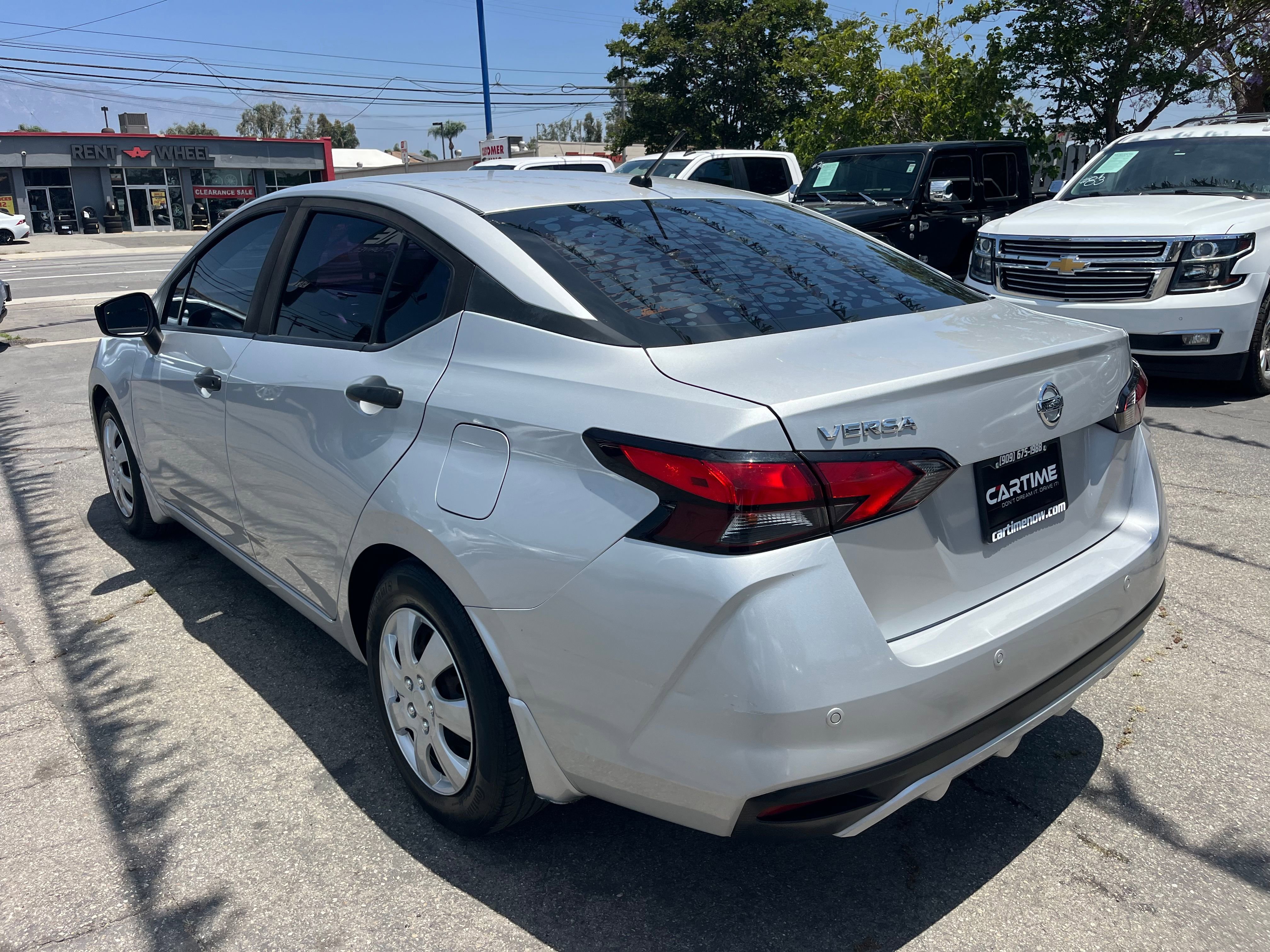 Vehicle image 21 of 90