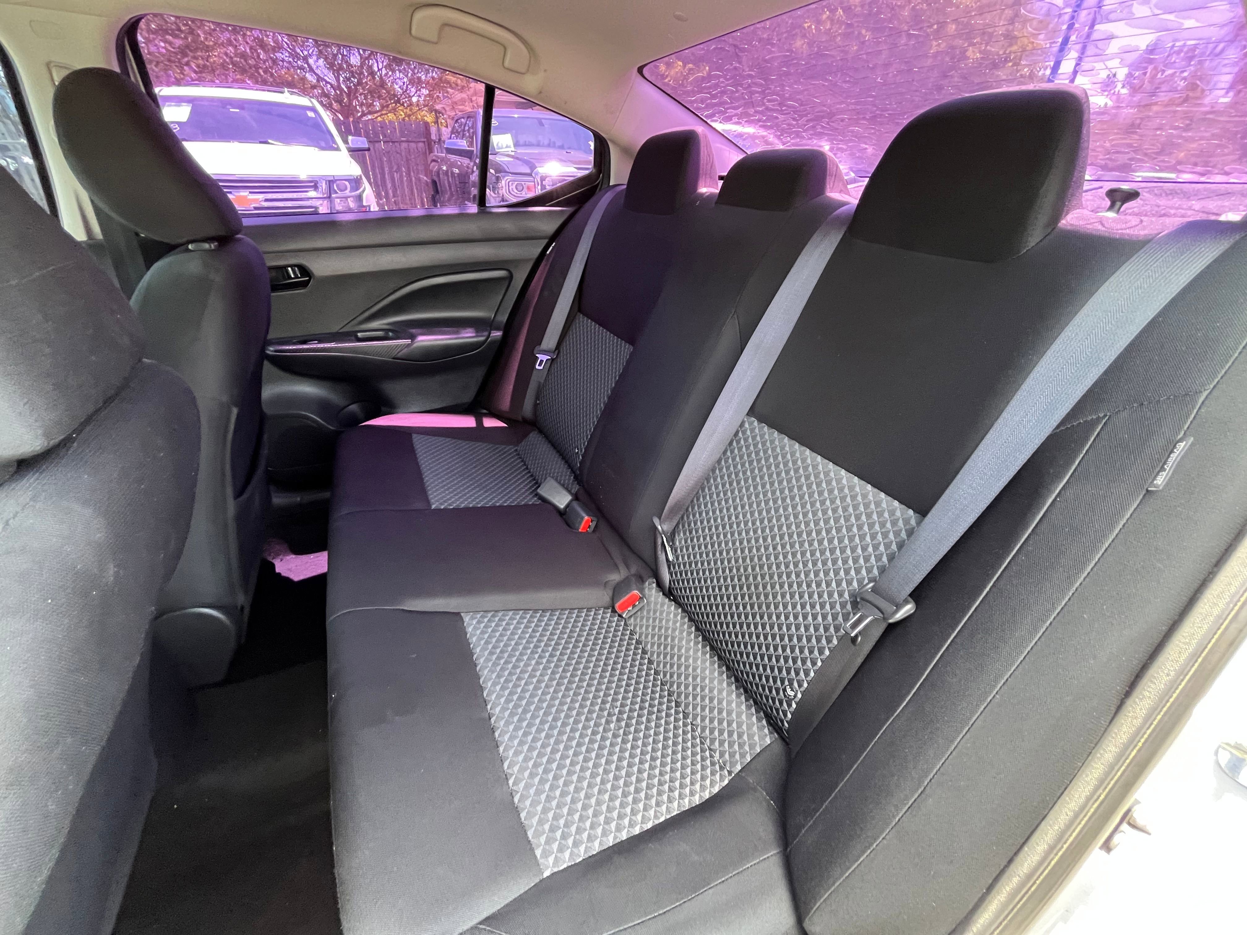 Vehicle image 28 of 90