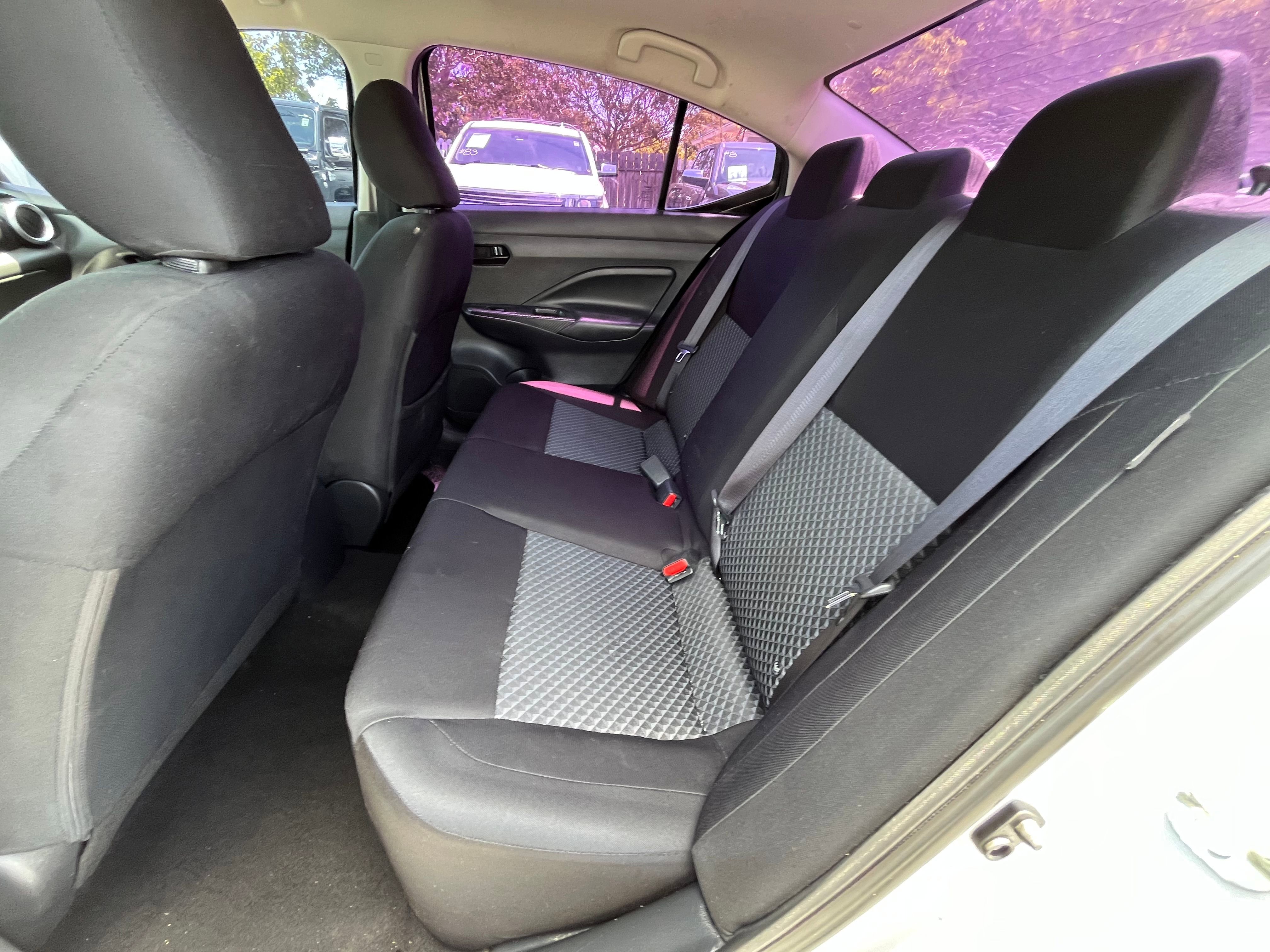 Vehicle image 29 of 90