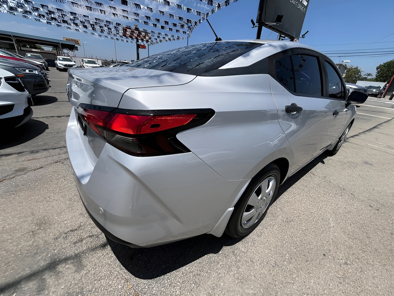Vehicle image 83 of 90