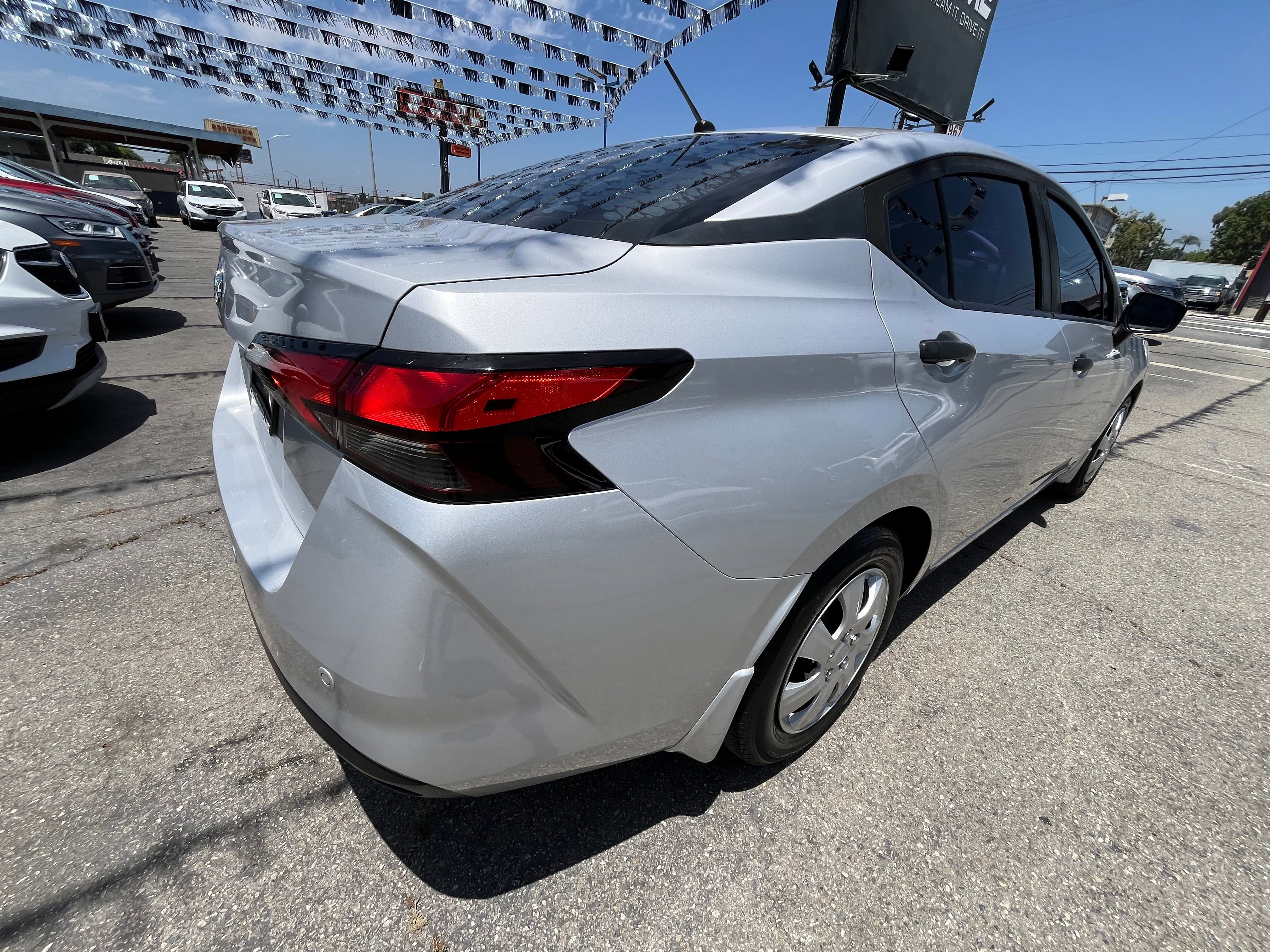 Vehicle image 15 of 90