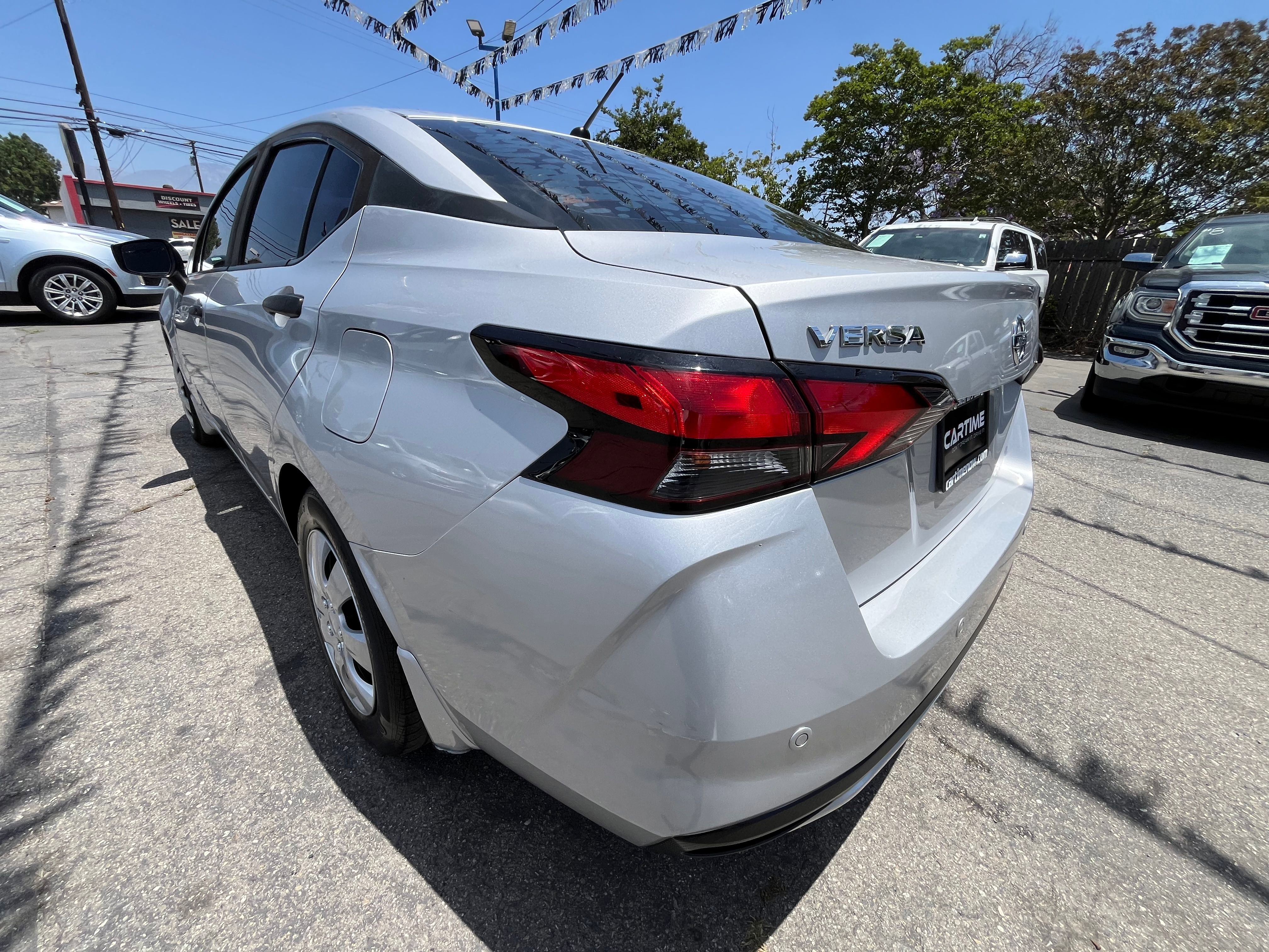 Vehicle image 20 of 90