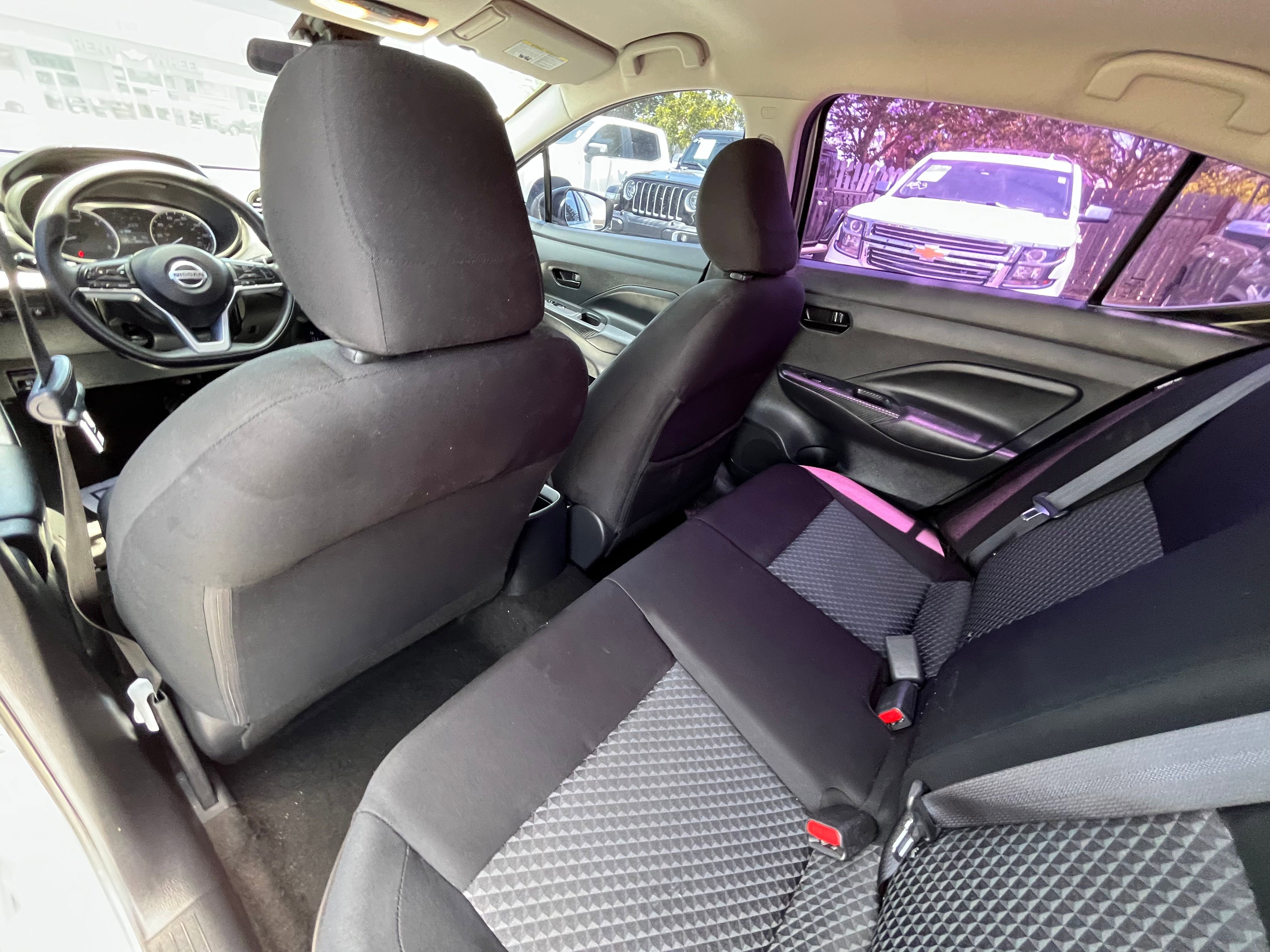 Vehicle image 27 of 90