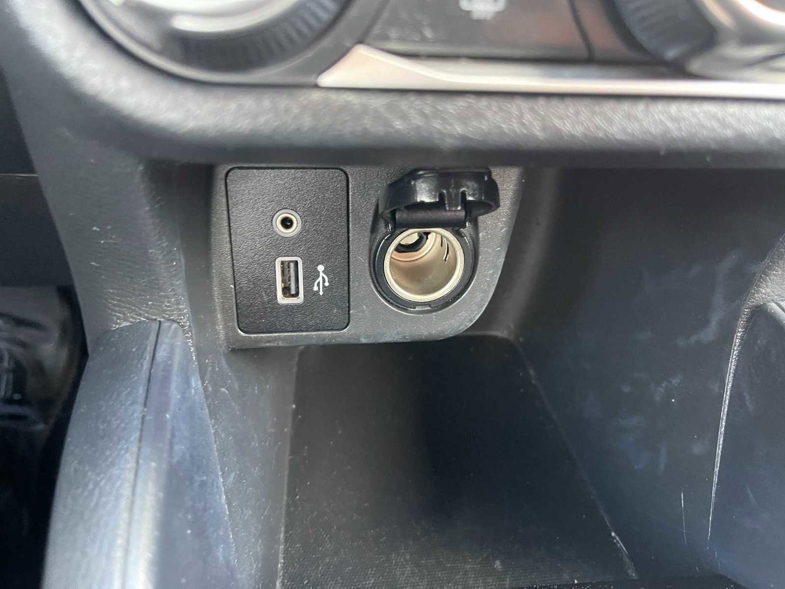 Vehicle image 21 of 27