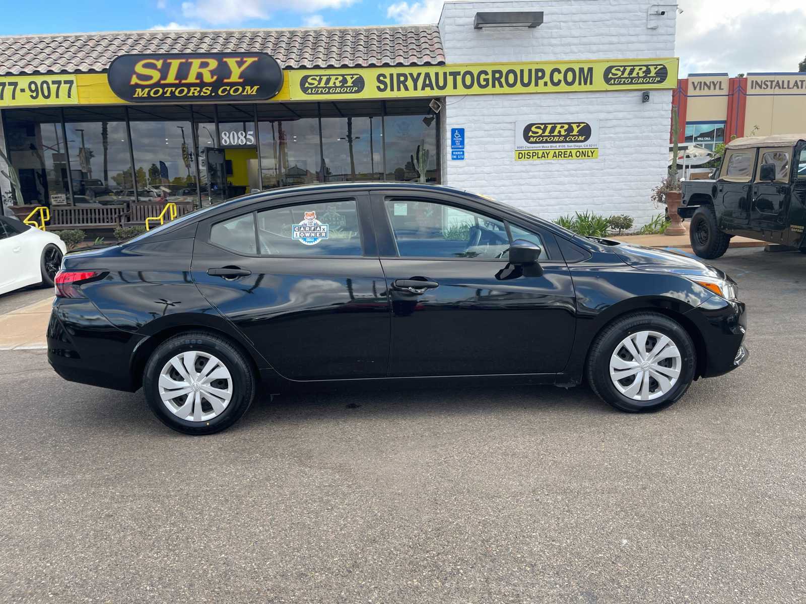 Vehicle image 4 of 27