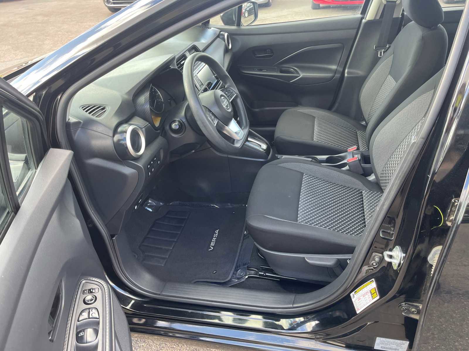 Vehicle image 16 of 27