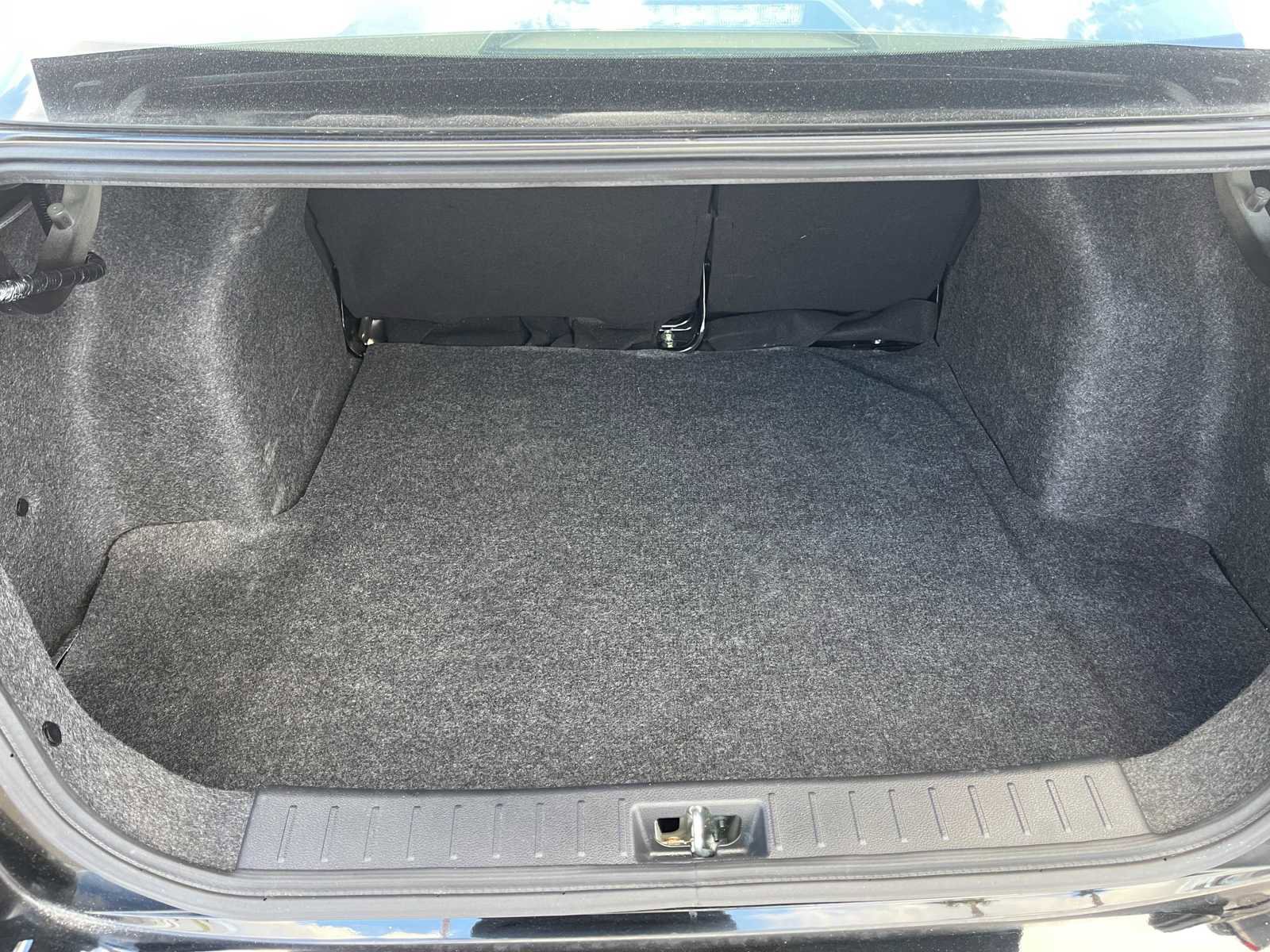 Vehicle image 9 of 27