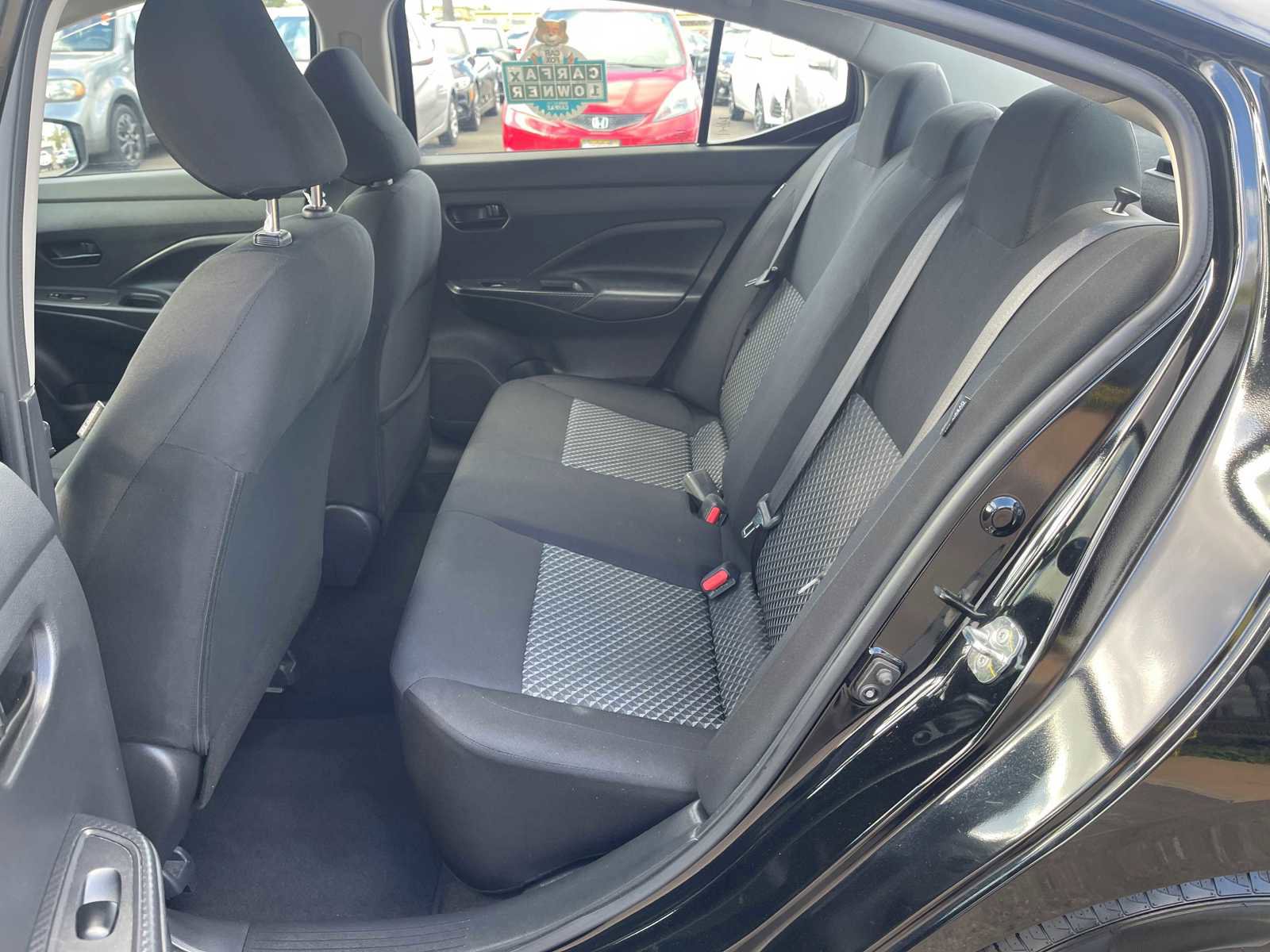 Vehicle image 10 of 27