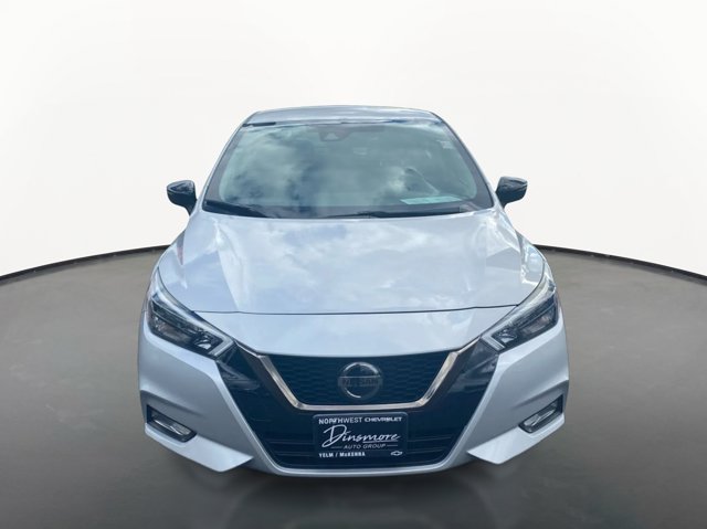 2020 Nissan Versa SR Image 2 of 38