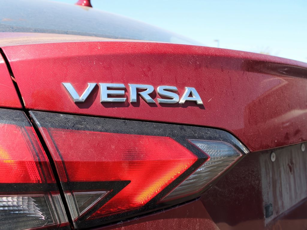 Vehicle image 17 of 18
