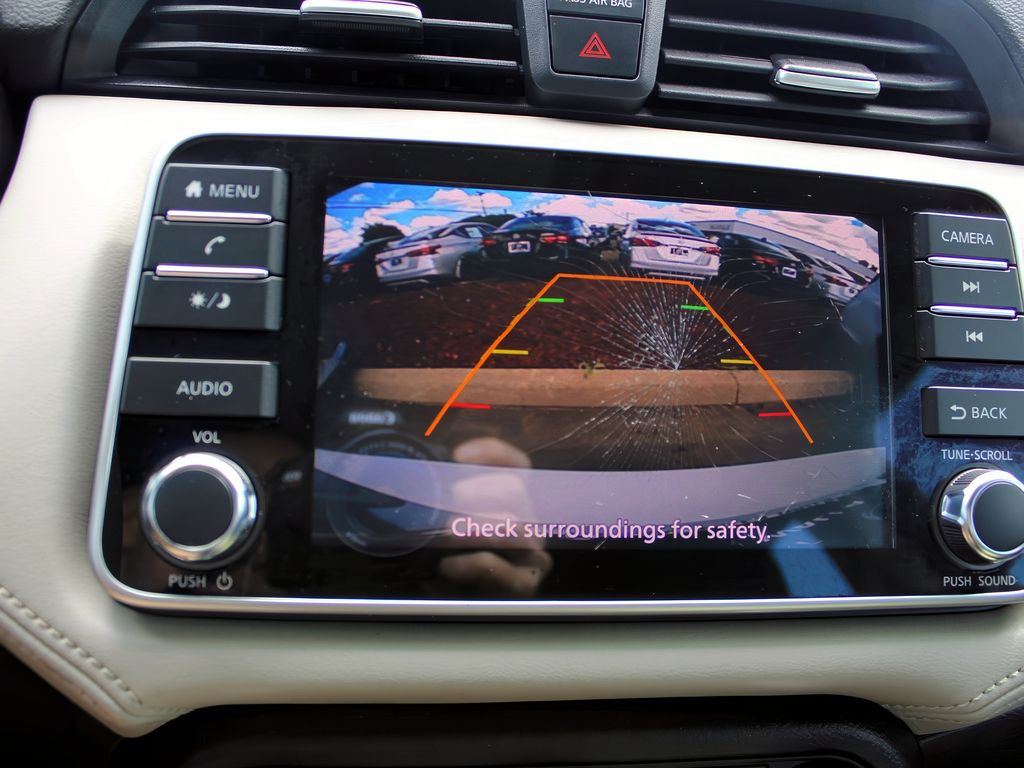 Vehicle image 18 of 33