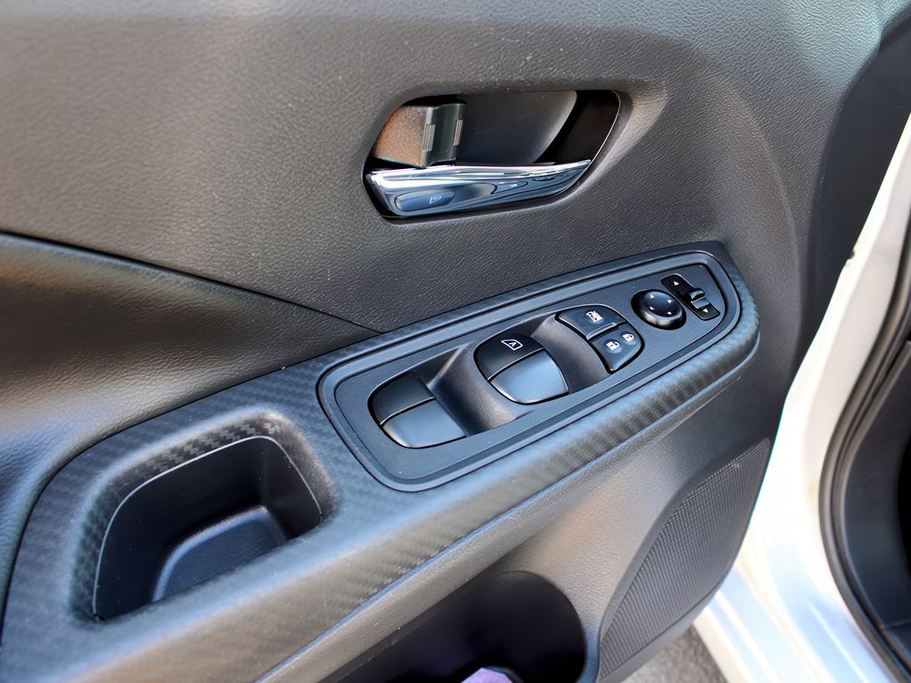 Vehicle image 12 of 33