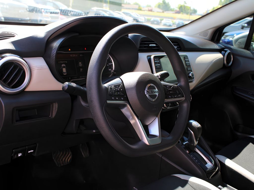 Vehicle image 14 of 33